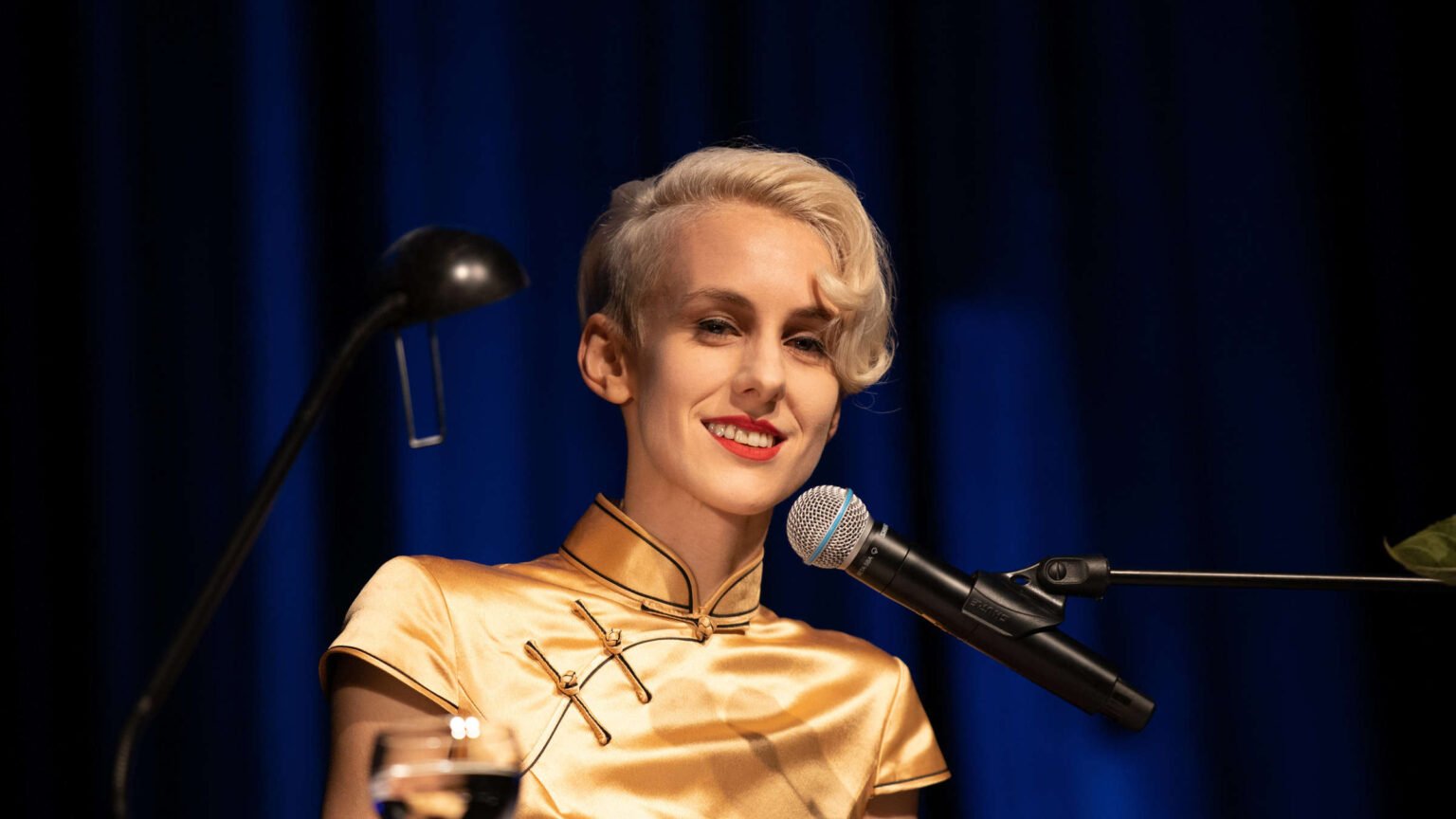 Mit wem ist Lisa Eckhart verheiratet – Wahrheit über Ehe, Beziehung und Privatleben mit wem ist lisa eckhart verheiratet